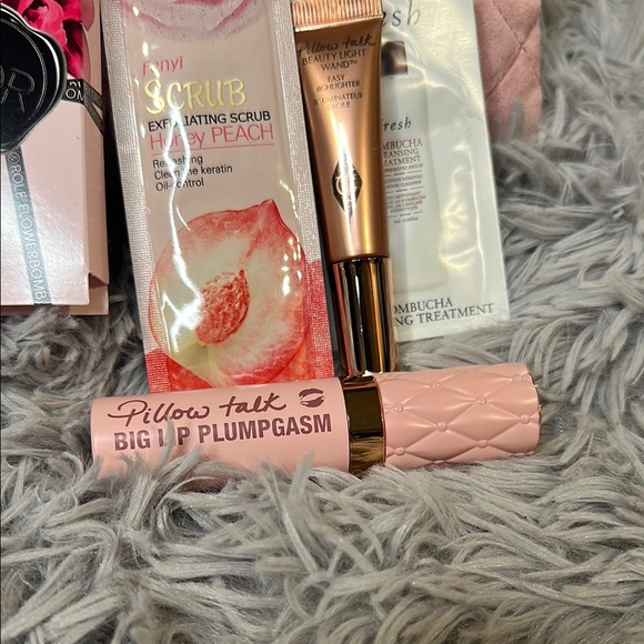 Pillow Talk Bundle & Ipsy Bag w/Flowerbomb Ruby Orchid, Fenyl Scrub & Cleanser - Picture 4 of 13